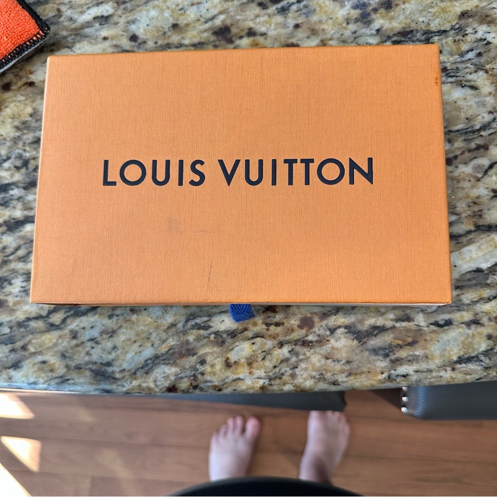 Louis Vuitton w/Box and Dust Bag, Bleu Nuit, Zippy - Picture 14 of 14